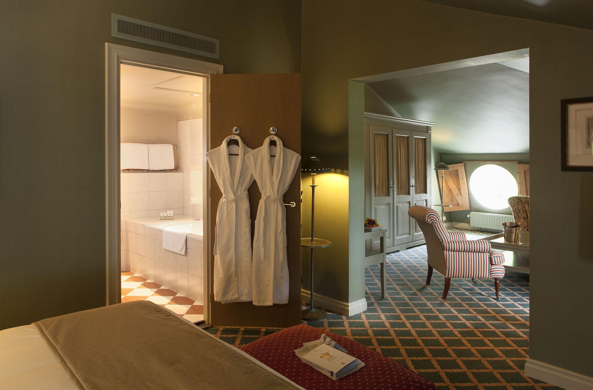 Chateau St Gerlach - Oostwegel Collection, Member Of Relais And Chateaux Valkenburg aan de Geul Екстер'єр фото A suite at the hotel