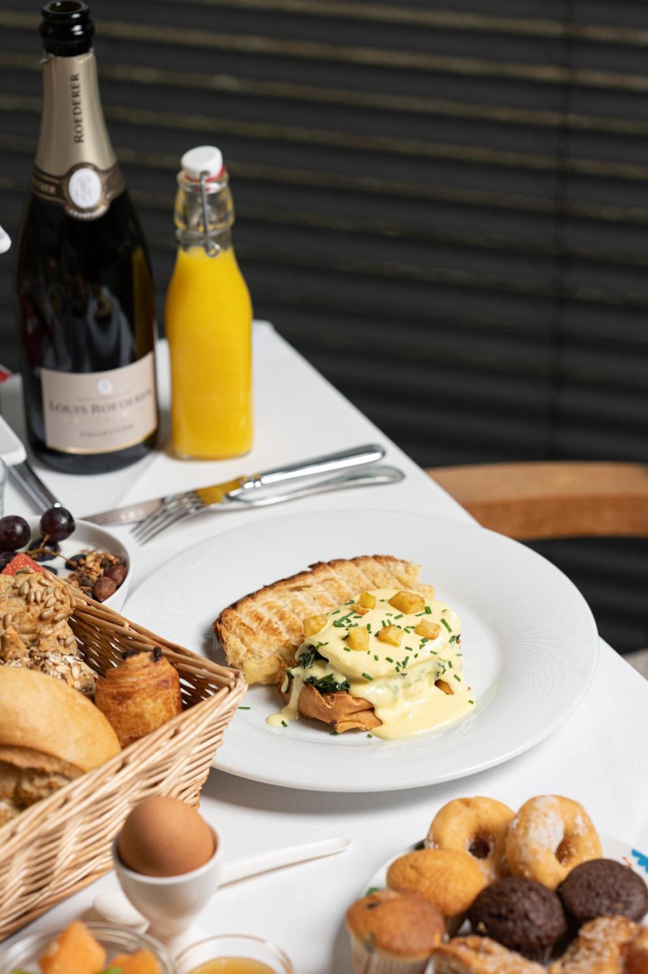Chateau St Gerlach - Oostwegel Collection, Member Of Relais And Chateaux Valkenburg aan de Geul Екстер'єр фото A breakfast at the hotel
