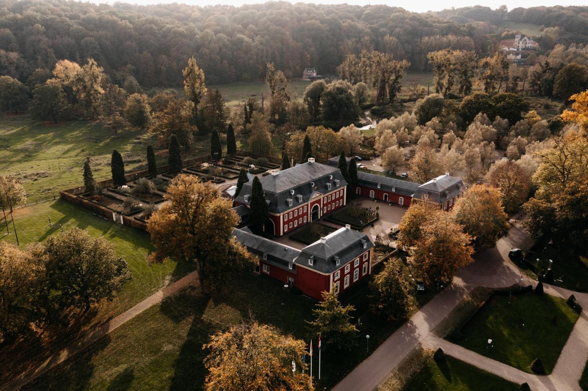 Chateau St Gerlach - Oostwegel Collection, Member Of Relais And Chateaux Valkenburg aan de Geul Екстер'єр фото Aerial view of the manor